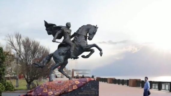 Памятник генералу Петру Котляревскому устанавливают в Феодосии