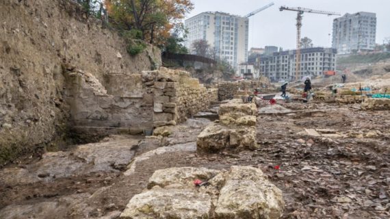 Какие находки нашли археологи на мысе Хрустальном в Севастополе