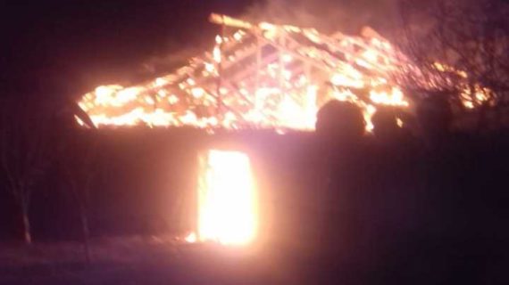 В Бахчисарайском районе горела хозпостройка