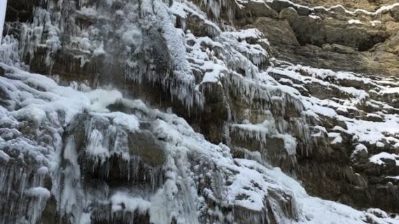 В Крыму замёрз водопад Учан-Су
