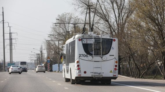 Власти Ялты запустят троллейбусы в городе после осмотра мостов