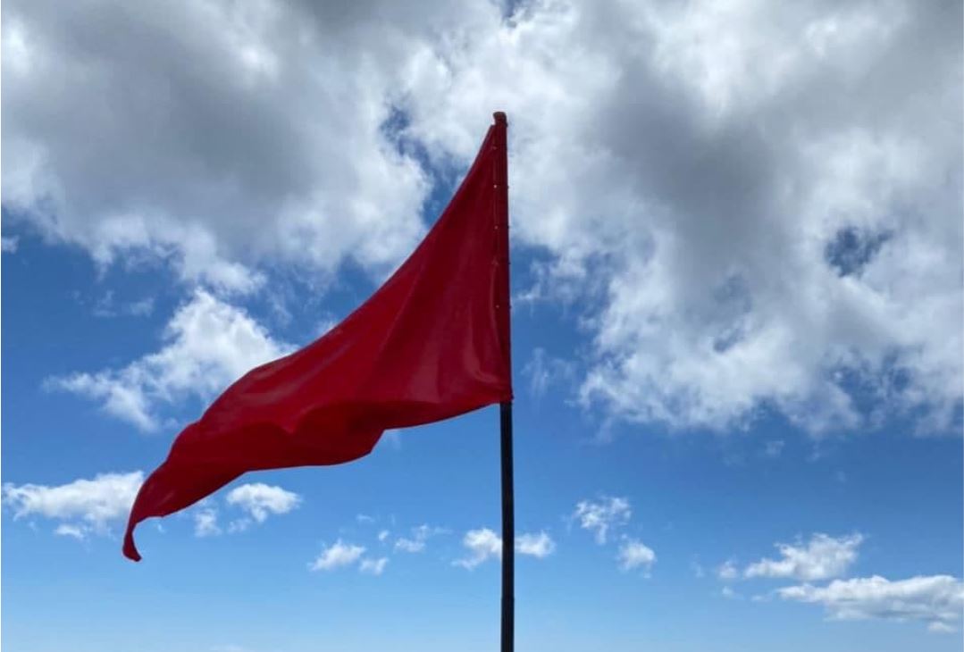 На вершине Ай-Петри спасатели подняли Знамя Победы
