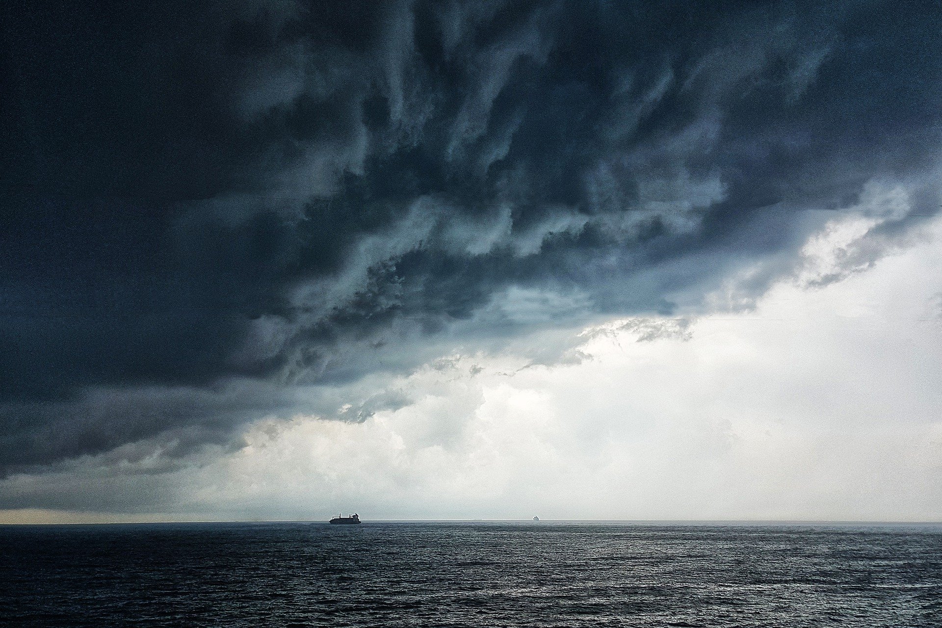 Британский эсминец «Дефендер» покинул акваторию Чёрного моря