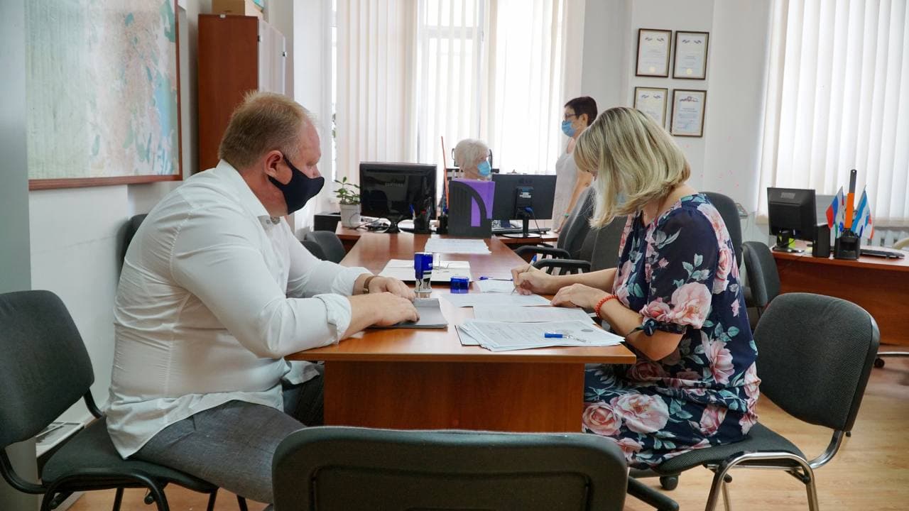 Алексей Черняк зарегистрировал свою кандидатуру на выборы в Госдуму РФ