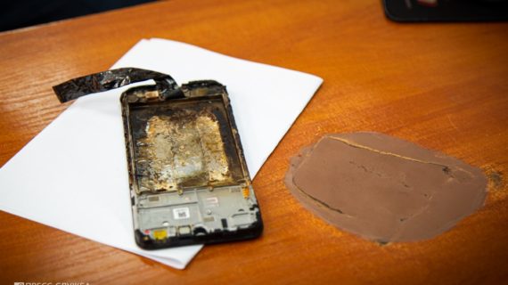 Из главного корпуса КФУ эвакуировали сотрудников из-за сгоревшего мобильного телефона