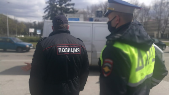 В Симферополе водитель эвакуатора сбил человека и скрылся с места ДТП