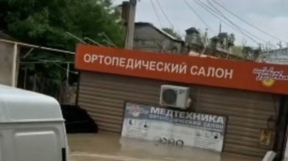 Предприниматель рассказал о сумме ущерба ортопедическому салону, уплывшему во время июньского потопа в Керчи