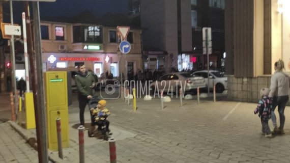 В Симферополе эвакуировали людей из крупных торговых центров