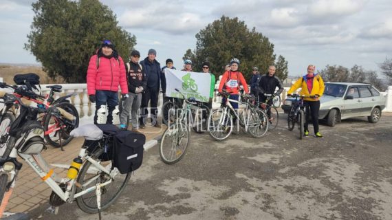Велосипедисты из Крыма и Краснодарского края устроили пробег через Керченский пролив до Тамани