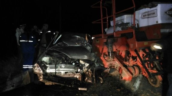 В Белогорском районе водитель легковушки погиб при столкновении с трактором