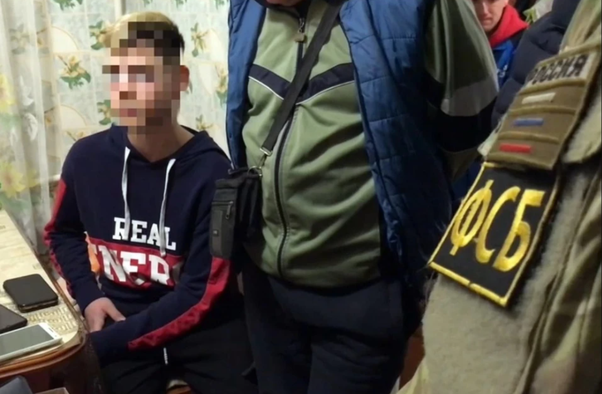 Готовившие теракты в Керчи подростки приговорены к семи годам