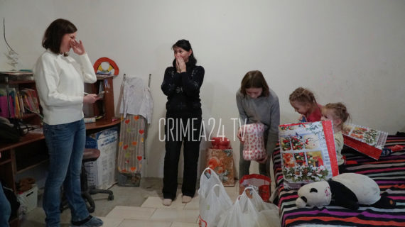 Крымчане помогли многодетной семье из Симферопольского района выплатить долг за коммунальные услуги в 45 тысяч рублей