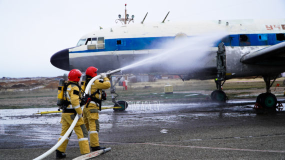 Столкнувшиеся самолёты и эвакуация пассажиров: В аэропорту Симферополя прошли масштабные учения