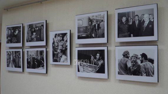 В библиотеке имени Франко в Симферополе представили экспозицию ко Дню освобождения Кубы. ФОТО, ВИДЕО