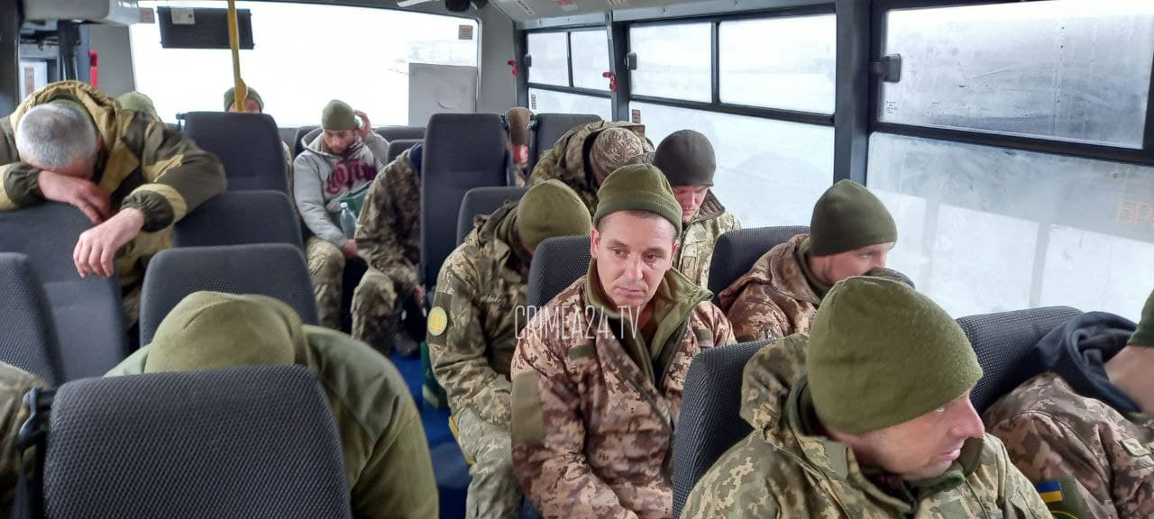 Новости украины 30.03 24. Армия Украины фото. Военные едут в Крым. Украинские военные сдаются.